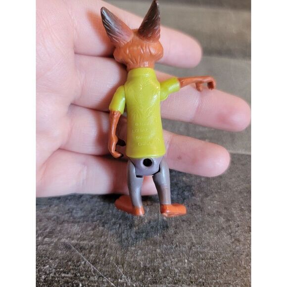 Tomy zootopia Nick Wilde Fox Disney toy figure - Picture 4 of 5